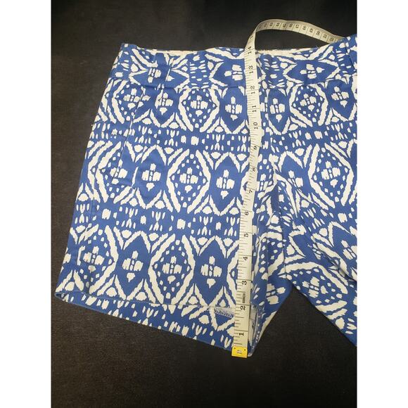 J Crew Stretch City Fit Blue & White Pattern Shorts Side Zip | Size 0 - Picture 5 of 6